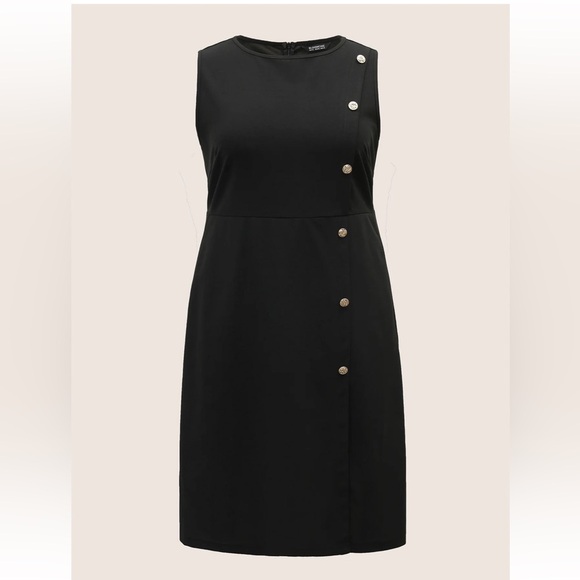 BloomChic Plain Sleeveless Button Detail Pocket Dress - Picture 7 of 8